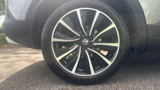 Vauxhall Grandland X 1.6 Hybrid4 300 Business Ed Nav Premium 5dr Auto Hatchback
